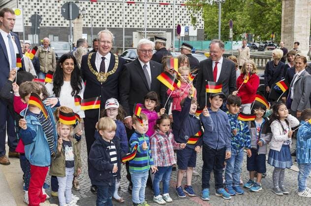 Frank-Walter Steinmeier mit Stefan Schostok und Stephan Weil im Neuen Rathaus im Rahmen seines Antrittsbesuchs in Niedersachen. Hannover, 07.06.2017 Foto:xU.xStammx xFuturexImage