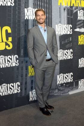 June 7, 2017 - Nashville, TN, USA - 07 June 2017 - Nashville, Tennessee - Brett Young. 2017 CMT Music Awards held at Music City Center. Photo Credit: AdMedia Nashville USA - ZUMAa123 20170607_zaa_a123_075 Copyright: xTonyaxWisex
