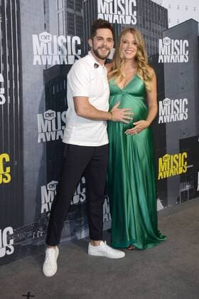June 7, 2017 - Nashville, TN, USA - 07 June 2017 - Nashville, Tennessee - Thomas Rhett, Lauren Akins. 2017 CMT Music Awards held at Music City Center. Photo Credit: AdMedia Nashville USA - ZUMAa123 20170607_zaa_a123_153 Copyright: xTonyaxWisex