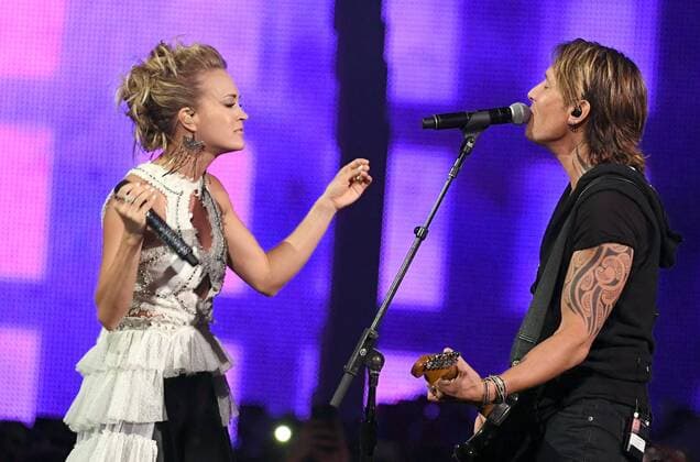 June 7, 2017 - Nashville, TN, USA - 07 June 2017 - Nashville, Tennessee - Carrie Underwood, Keith Urban. 2017 CMT Music Awards held at Music City Center. Photo Credit: AdMedia Nashville USA - ZUMAa123 20170607_zaa_a123_226 Copyright: xLauraxFarrx