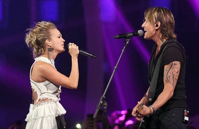 June 7, 2017 - Nashville, TN, USA - 07 June 2017 - Nashville, Tennessee - Carrie Underwood, Keith Urban. 2017 CMT Music Awards held at Music City Center. Photo Credit: AdMedia Nashville USA - ZUMAa123 20170607_zaa_a123_238 Copyright: xLauraxFarrx