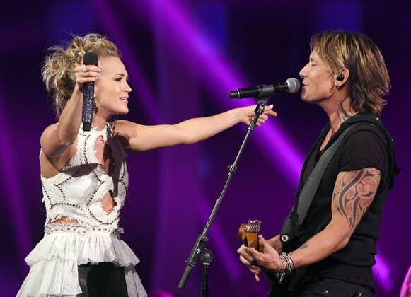 June 7, 2017 - Nashville, TN, USA - 07 June 2017 - Nashville, Tennessee - Carrie Underwood, Keith Urban. 2017 CMT Music Awards held at Music City Center. Photo Credit: AdMedia Nashville USA - ZUMAa123 20170607_zaa_a123_256 Copyright: xLauraxFarrx