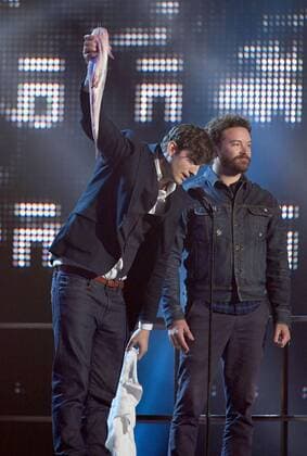 Bilder des Tages June 7, 2017 - Nashville, TN, USA - 07 June 2017 - Nashville, Tennessee - Ashton Kutcher, Danny Masterson. 2017 CMT Music Awards held at Music City Center. Photo Credit: AdMedia Nashville USA - ZUMAa123 20170607_zaa_a123_328 Copyright: xLauraxFarrx