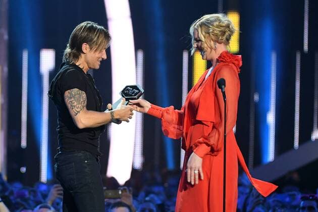 June 7, 2017 - Nashville, TN, USA - 07 June 2017 - Nashville, Tennessee - Katherine Heigl, Keith Urban. 2017 CMT Music Awards held at Music City Center. Photo Credit: AdMedia Nashville USA - ZUMAa123 20170607_zaa_a123_337 Copyright: xLauraxFarrx