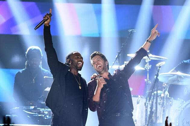 June 7, 2017 - Nashville, TN, USA - 07 June 2017 - Nashville, Tennessee - Luke Bryan, Jason Derulo. 2017 CMT Music Awards held at Music City Center. Photo Credit: AdMedia Nashville USA - ZUMAa123 20170607_zaa_a123_429 Copyright: xLauraxFarrx