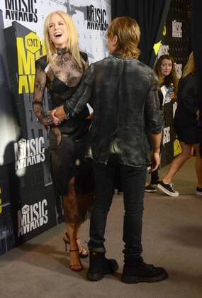 June 7, 2017 - Nashville, TN, USA - 07 June 2017 - Nashville, Tennessee - Nicole Kidman, Keith Urban. 2017 CMT Music Awards held at Music City Center. Photo Credit: AdMedia Nashville USA - ZUMAa123 20170607_zaa_a123_646 Copyright: xTonyaxWisex