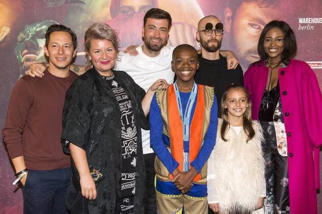 Trystan Pütter, Miss Platnum, Marteria, Thando Guma, Specter, Inge Dippenaar und Ntombi Mandulane bei der Premiere des Streamingfilms Antimarteria zum Marteria Album Roswell im Kino International. Berlin, 07.06.2017 Foto:xB.xKriemannx xFuturexImage