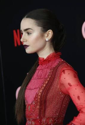 June 8, 2017 - New York, N.Y, USA - LILY COLLINS attends the Netflix New York Premiere of Okja .AMC Lincoln Square, NYC.June 8, 2017.Hammerstein Ballroom, NYC.Photos by , Globe Photos Inc. New York USA - ZUMAms4_ 20170608_zaa_ms4_006 Copyright: xSoniaxMoskowitzx