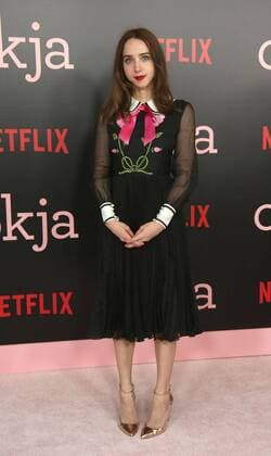 June 8, 2017 - New York, N.Y, USA - ZOE KAZAN attends the Netflix New York Premiere of Okja .AMC Lincoln Square, NYC.June 8, 2017.Hammerstein Ballroom, NYC.Photos by , Globe Photos Inc. New York USA - ZUMAms4_ 20170608_zaa_ms4_015 Copyright: xSoniaxMoskowitzx