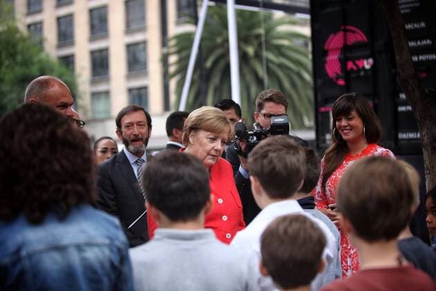 German Chancellor Angela Merkel visits the PopUp Festival, an event that celebrates business, culture and technology, in Mexico City, Mexico, 10 June 2017. Merkel is on an official visit to Mexico as part of her Latin American tour in a bid to gain support in trade, protecting the climate and managing migration prior to the G20 summit in Hamburg, Germany. German Chancellor Angela Merkel in Mexico !ACHTUNG: NUR REDAKTIONELLE NUTZUNG!  Copyright: xSASHENKAxGUTIERREZx MEX11 20170610-636327272090290629