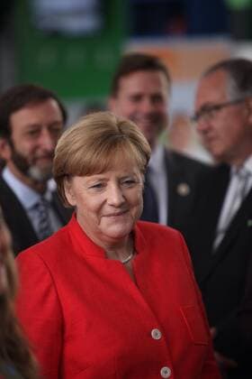 German Chancellor Angela Merkel visits the PopUp Festival, an event that celebrates business, culture and technology, in Mexico City, Mexico, 10 June 2017. Merkel is on an official visit to Mexico as part of her Latin American tour in a bid to gain support in trade, protecting the climate and managing migration prior to the G20 summit in Hamburg, Germany. German Chancellor Angela Merkel in Mexico !ACHTUNG: NUR REDAKTIONELLE NUTZUNG!  Copyright: xSASHENKAxGUTIERREZx MEX11 20170610-636327272708994561