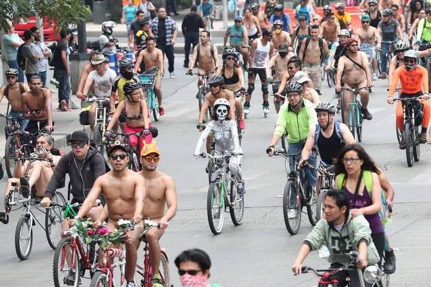 June 10, 2017 - Mexico - EUM20170610NAC14.JPG.CIUDAD DE MEXICO Nude Cycling RoundRodada nudista-CDMX.- Aspectos de la Rodada nudista 2017, efectuada este sabado, 10 de junio de 2017, sobre avenida Reforma. Foto: Agencia EL UNIVERSALAriel OjedaJMA Mexico  - ZUMAu78_ 20170610_zaf_u78_041 Copyright: xElxUniversalx