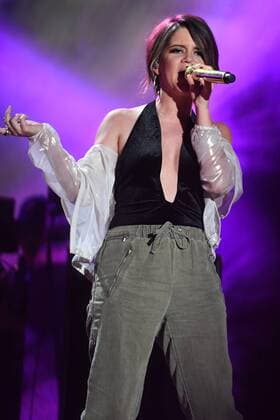 June 10, 2017 - Nashville, Tennessee, United States - 10 June 2017 - Nashville, Tennessee - Maren Morris. 2017 CMA Music Festival Nightly Concert held at Nissan Stadium. Photo Credit: Dara-Michelle Farr AdMedia Nashville United States - ZUMAa123 20170610_zaa_a123_411 Copyright: xDara-MichellexFarr Admediax