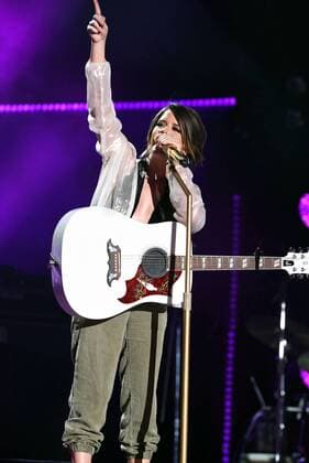 June 10, 2017 - Nashville, Tennessee, United States - 10 June 2017 - Nashville, Tennessee - Maren Morris. 2017 CMA Music Festival Nightly Concert held at Nissan Stadium. Photo Credit: Dara-Michelle Farr AdMedia Nashville United States - ZUMAa123 20170610_zaa_a123_412 Copyright: xDara-MichellexFarr Admediax