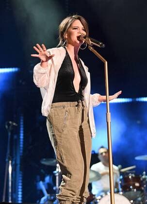 June 10, 2017 - Nashville, Tennessee, United States - 10 June 2017 - Nashville, Tennessee - Maren Morris. 2017 CMA Music Festival Nightly Concert held at Nissan Stadium. Photo Credit: Laura Farr AdMedia Nashville United States - ZUMAa123 20170610_zaa_a123_484 Copyright: xLauraxFarr Admediax
