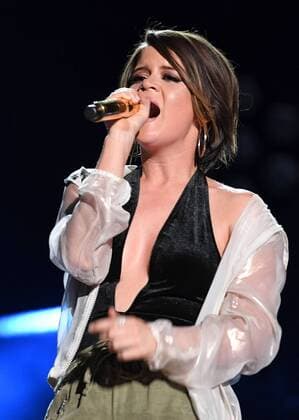 June 10, 2017 - Nashville, Tennessee, United States - 10 June 2017 - Nashville, Tennessee - Maren Morris. 2017 CMA Music Festival Nightly Concert held at Nissan Stadium. Photo Credit: Laura Farr AdMedia Nashville United States - ZUMAa123 20170610_zaa_a123_492 Copyright: xLauraxFarr Admediax