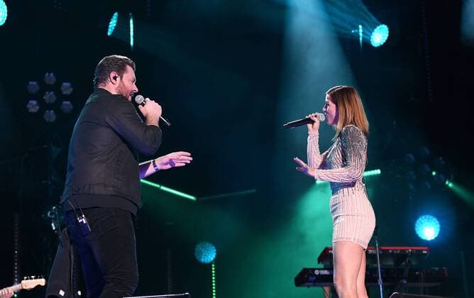 June 10, 2017 - Nashville, Tennessee, United States - 10 June 2017 - Nashville, Tennessee - Chris Young, Cassadee Pope. 2017 CMA Music Festival Nightly Concert held at Nissan Stadium. Photo Credit: Laura Farr AdMedia Nashville United States - ZUMAa123 20170610_zaa_a123_505 Copyright: xLauraxFarr Admediax