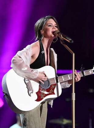 June 10, 2017 - Nashville, Tennessee, United States - 10 June 2017 - Nashville, Tennessee - Maren Morris. 2017 CMA Music Festival Nightly Concert held at Nissan Stadium. Photo Credit: Laura Farr AdMedia Nashville United States - ZUMAa123 20170610_zaa_a123_511 Copyright: xLauraxFarr Admediax