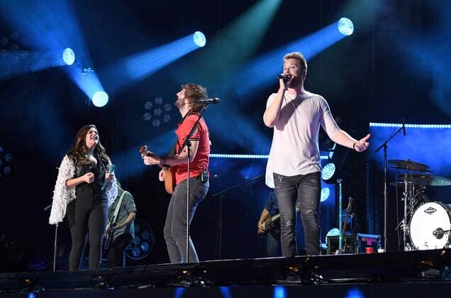 June 10, 2017 - Nashville, Tennessee, United States - 10 June 2017 - Nashville, Tennessee - Charles Kelley, Hillary Scott, Dave Haywood, Lady Antebellum. 2017 CMA Music Festival Nightly Concert held at Nissan Stadium. Photo Credit: Laura Farr AdMedia Nashville United States - ZUMAa123 20170610_zaa_a123_516 Copyright: xLauraxFarr Admediax