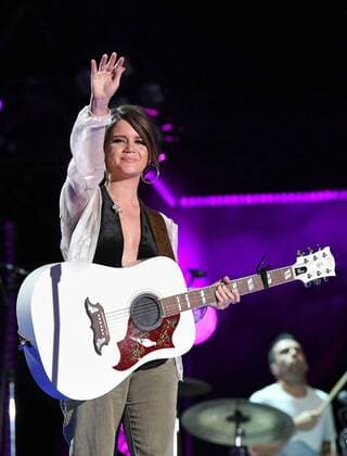 June 10, 2017 - Nashville, Tennessee, United States - 10 June 2017 - Nashville, Tennessee - Maren Morris. 2017 CMA Music Festival Nightly Concert held at Nissan Stadium. Photo Credit: Laura Farr AdMedia Nashville United States - ZUMAa123 20170610_zaa_a123_527 Copyright: xLauraxFarr Admediax