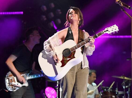 June 10, 2017 - Nashville, Tennessee, United States - 10 June 2017 - Nashville, Tennessee - Maren Morris. 2017 CMA Music Festival Nightly Concert held at Nissan Stadium. Photo Credit: Laura Farr AdMedia Nashville United States - ZUMAa123 20170610_zaa_a123_529 Copyright: xLauraxFarr Admediax