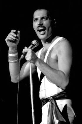 IMAGO ICONS: Freddie Mercury Freddie Mercury von Queen bei einem Konzert der Works -Tour in der Wembley Arena. London, 07.09.1984 Foto:xR.xKeuntjex xFuturexImage