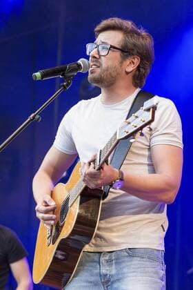 AUT, 2017-06-09; Kufstein unlimited_2017_Westoesterreichs groesstes Rock und Pop Festival-Tag 2 unter anderem mit der Band Flowrag, Lemo und der Songkontestgewinnerin LENA Meyer Landrut ; im Bild zu sehn der oesterreichische Songwriter und Saenger LEMO;