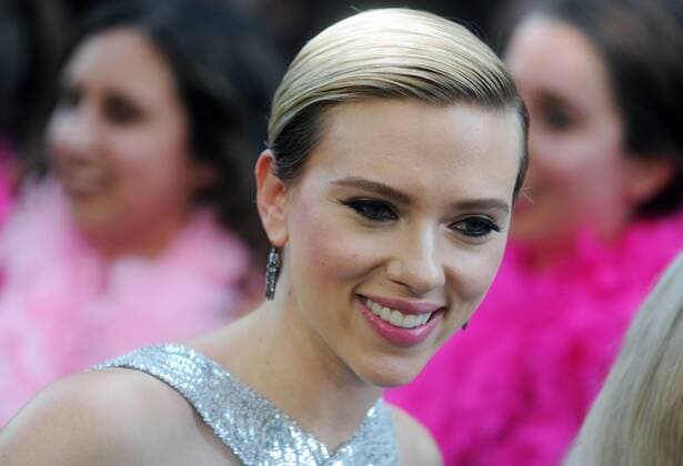 Scarlett Johansson arrives on the red carpet at the New York Premiere of Sony s Rough Night presented by SVEDKA Vodka at AMC Lincoln Square Theater on June 12, 2017 in New York City.  NYP20170612904 DENNISxVANxTINE