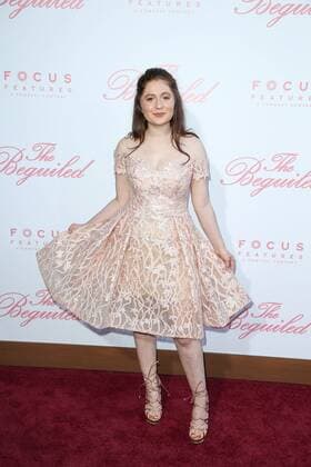 Emma Kenney bei der The Beguiled Film Premiere am 12.06.2017 in Los Angeles The Beguiled Los Angeles Premiere in Los Angeles, 2017 