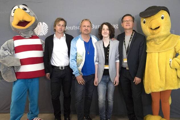 Gast, Uwe Ochsenknecht, Maximilian Ehrenreich und Matthias Eder bei der Premiere des Kinderfilms des Deutschen Bundestages Applaus für Felix - Ein Tag im Bundestag im Rahmen des Deutschen Kinder-Medien-Festivals Goldener Spatz im CineStar. Erfurt, 14.06.2017 Foto:xM.xKremerx xFuturexImage