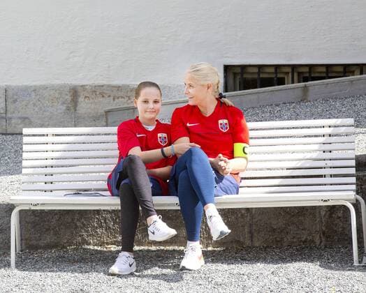 14-06-2017 Norway Princess Mette Marit and Prince Haakon and Princess Alexandra and Prince Sverre during the friendly footbal match between team Skaugum and LSK Unified at Skaugum stadium. The royal family team with Caroline Graham Hansen and Ingvild Isaksen of the Norwegian national football team with the leader, Jan Age Fjortoft, against the Norwegian football association.  Copyright: xPPE NIEBOERx