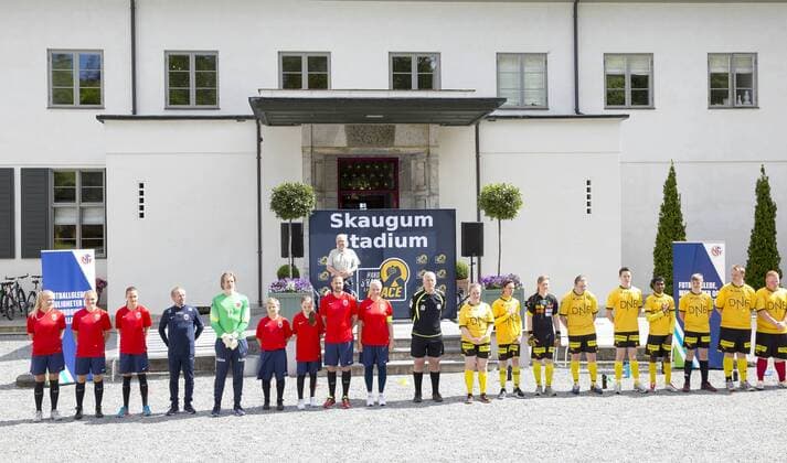 14-06-2017 Norway Princess Mette Marit and Prince Haakon and Princess Alexandra and Prince Sverre during the friendly footbal match between team Skaugum and LSK Unified at Skaugum stadium. The royal family team with Caroline Graham Hansen and Ingvild Isaksen of the Norwegian national football team with the leader, Jan Age Fjortoft, against the Norwegian football association.  Copyright: xPPE NIEBOERx