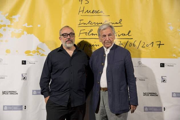French-Greek producer Costa Gavras (R) and Spanish Alex de la Iglesia (L) before receiving the Luis Bunuel award during the 45th Huesca Film Festival at the Olimpia theater in Huesca, Aragon, Spain, 14 June 2017. Huesca Film Festival !ACHTUNG: NUR REDAKTIONELLE NUTZUNG!  Copyright: xJavierxBrotox HUE001 20170615-636330818466200123