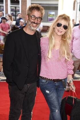 David Baddiel mit Lebensgefährtin Morwenna Banks bei der Premiere des Kinofilms Hampstead Hampstead Park - Aussicht auf Liebe im Everyman Hampstead Cinema. London, 14.06.2017 David Baddiel, Morwenna Banks  Foto:xS.xVasx xFuturexImage