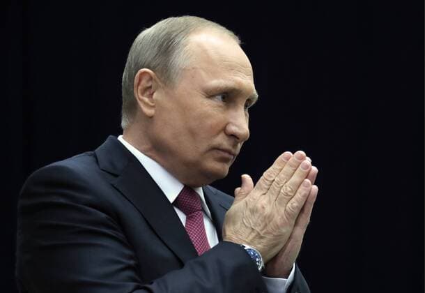 Bilder des Tages MOSCOW, RUSSIA â€“ JUNE 15, 2017: Russia s President Vladimir Putin talks to the media after his annual televised question-and-answer session at Moscow s Gostiny Dvor. Mikhail Metzel TASS  TS05316C