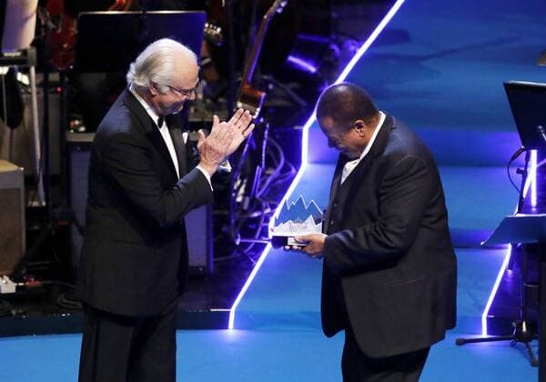 Kung Carl XVI Gustaf delade ut Polarpriset till Wayne Shorter Polar Music Prize 2017, prisutdelning av Polar Music Prize, konserthuset, Stockholm, 2017-06-15 (c) Patrik C Österberg IBL XPBE English: King Carl XVI Gustaf awarded the Polar Prize to Wayne Shorter Polar Music Prize 2017, Prize Award of the Polar Music Prize, Concert Hall, Stockholm, 2017-06-15 (c) Photo: Patrik C Osterberg IBL Carl Gustav de Suede;Wayne Shorter Stockholm Sweden  526188