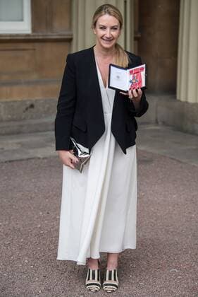 . 16 06 2017. London, United Kingdom. Anya Hindmarch who received an OBE at an Investiture at Buckingham Palace in London.  xCPNAx xi-Imagesx IIM-15396-0007