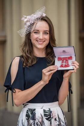 . 16 06 2017. London, United Kingdom. Elinor Barker who received an MBE at an Investiture at Buckingham Palace in London.  xCPNAx xi-Imagesx IIM-15396-0017