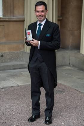 . 16 06 2017. London, United Kingdom. Stephen Bates, who received an OBE at an Investiture at Buckingham Palace in London.  xCPNAx xi-Imagesx IIM-15396-0019