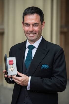 . 16 06 2017. London, United Kingdom. Stephen Bates, who received an OBE at an Investiture at Buckingham Palace in London.  xCPNAx xi-Imagesx IIM-15396-0020