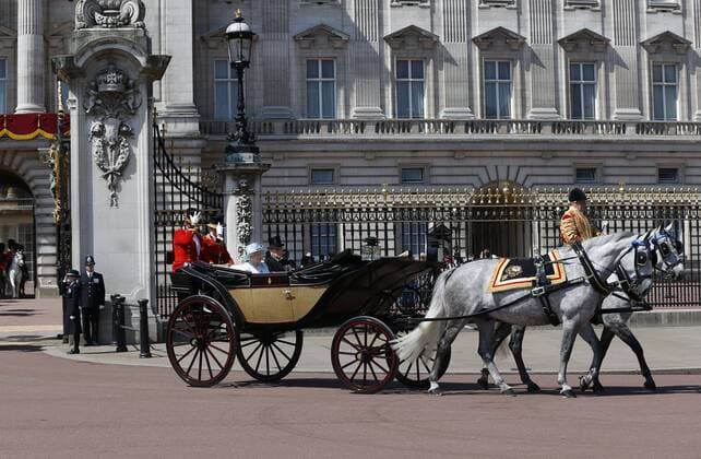 (170617) -- LONDON, June 17, 2017 -- British Queen Elizabeth II and Prince Philip leave the Buckingham Palace for Trooping the Colour in London, Britain, on June 17, 2017. ) (lrz) BRITAIN-LONDON-TROOPING THE COLOUR HanxYan 