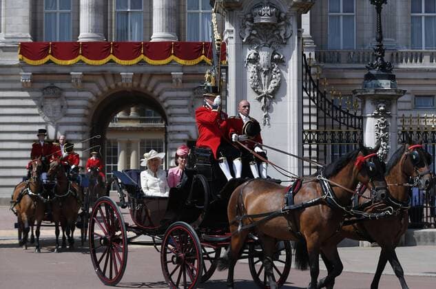 (170617) -- LONDON, June 17, 2017 -- The royal family leaves the Buckingham Palace for Trooping the Colour in London, Britain, on June 17, 2017. ) (lrz) BRITAIN-LONDON-TROOPING THE COLOUR HanxYan 