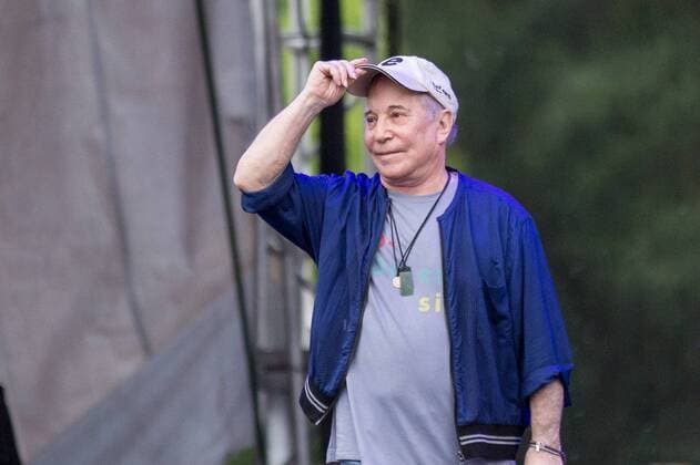 June 17, 2017 - Eau Claire, Wisconsin, U.S - PAUL SIMON performs with yMusic during Eaux Claires Music Festival in Eau Claire, Wisconsin Eau Claire U.S. - ZUMAs135 20170617_zap_s135_061 Copyright: xDanielxDeSloverx