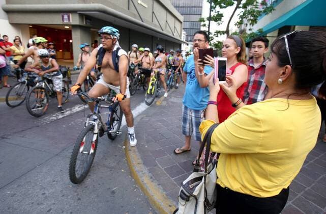 Riders participates naked in the World Naked Bike Ride (WNBR) in Guadalajara, Mexico, 17 June 2017. The event takes place simultaneously in more than 120 cities on the planet in spring and summer each year to demand respect for the cyclists, care for the environment, promotion of bicycle use and respect for nudity. WORLD NAKED BIKE RIDE 2017 !ACHTUNG: NUR REDAKTIONELLE NUTZUNG!  Copyright: xUlisesxRuizxBasurtox GUA26 20170618-636333590703209843