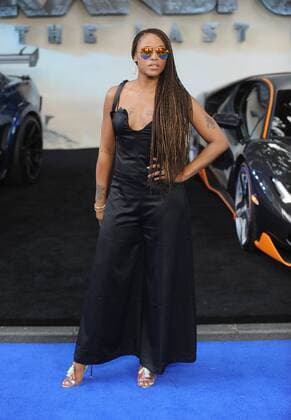 June 19, 2017 - London, England, United Kingdom - Eve Cooper attends the Global Premiere of Transformers : The Last Knight at Leciester Square. London United Kingdom - ZUMAs147 20170619_zap_s147_009 Copyright: xFerdausxShamimx