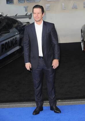 June 19, 2017 - London, England, United Kingdom - Mark Whalberg attends the Global Premiere of Transformers : The Last Knight at Leciester Square. London United Kingdom - ZUMAs147 20170619_zap_s147_025 Copyright: xFerdausxShamimx