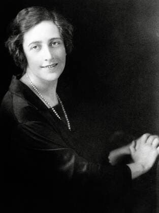 Novelist Agatha Christie, circa 1925  1003_632THA