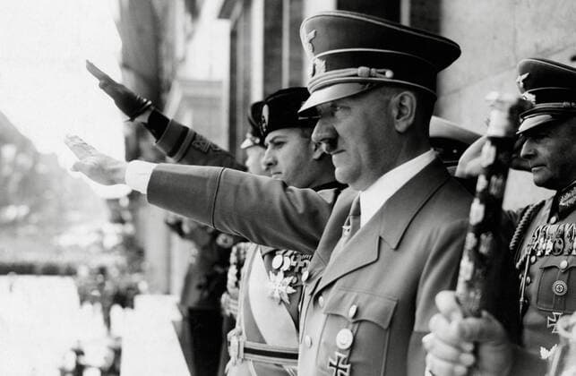 IMAGO History, Zweiter Weltkrieg: 1939 - 1945 Adolf Hitler and Count Ciano (Son in law of Benito Mussolini) giving salute from Chancellory balcony circa 1939  1003_657THA