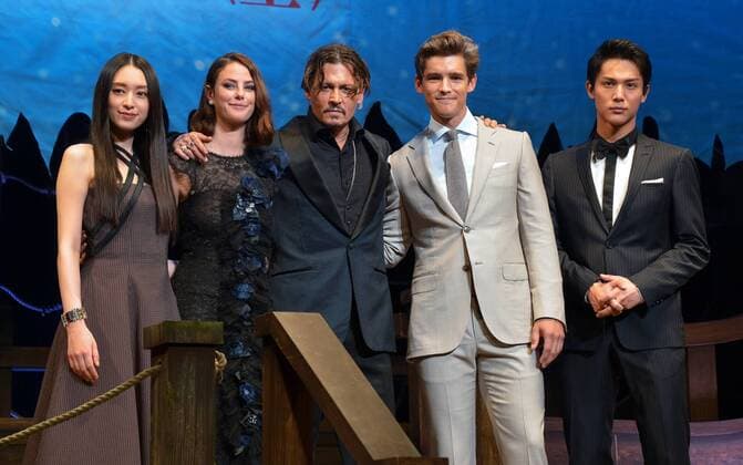 Bilder des Tages (L-R) Actors Chiaki Kuriyama, Kaya Scodelario, Actors Johnny Depp, Brenton Thwaites and Taishi Nakagawa attend the Japan premiere for the film Pirates of the Caribbean: Dead Men Tell No Tales in Tokyo, Japan on June 20, 2017.  TKP2017062017 KEIZOxMORI