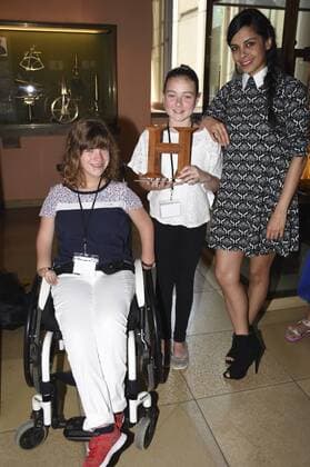 Collien Ulmen-Fernandes mit den Zweitplatzierten Felicitas und Emma beim Photocall anlässlich der Verleihung des History-Award 2017 zum Thema Gleichberechtigung - Wie gleich ist gleich? im Deutschen Museum. München, 20.06.2017 Foto:xP.xSchönbergerx xFuturexImage